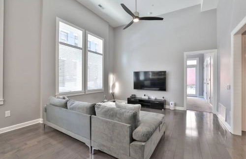 **NEW mOdernLUX best OTR condo *Park ONsite** - Foto 14