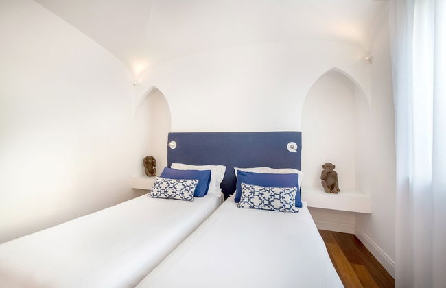 Luxury Villa with Penthouse, Pools and Sea View - Photo 25