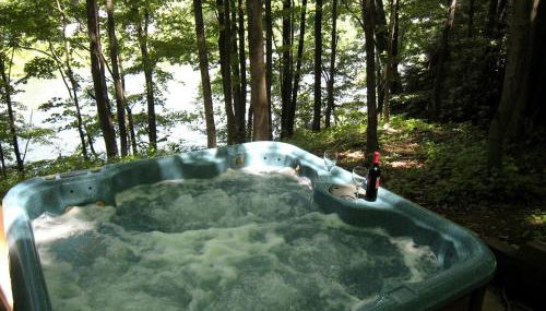 Beautiful Cabin with Hot Tub Surrounded by Trees in Confluence, Pennsylvania - Foto 2