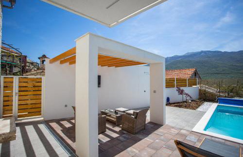 Villa Sulic - Heated Pool and Mountain View - Foto 14