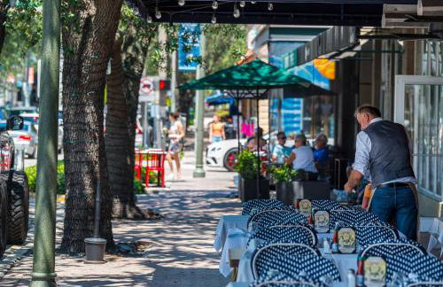 Newly renovated Townhome with King bed - Foto 25
