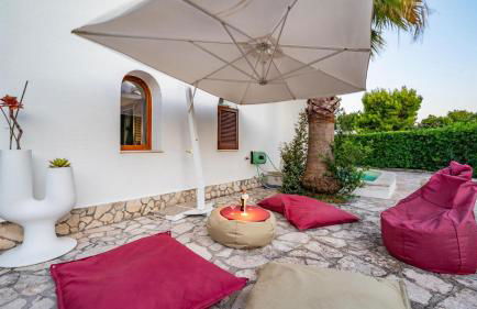 Villa Giglio with Garden and Mini Pool by Rentbeat - Foto 8