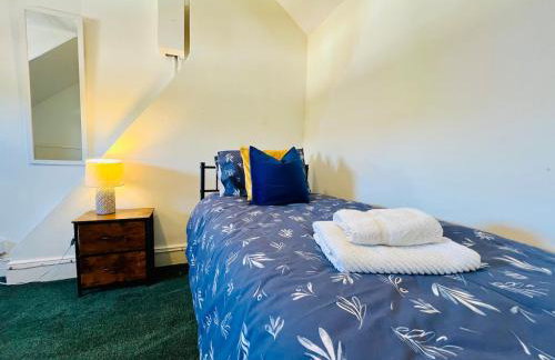 4-Bedroom House 5 mins to Beach & Parking - Foto 31