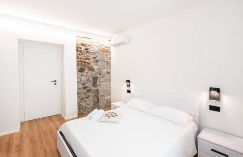 DN ART ROYALE - APT D first floor with lake view terrace and hot tub - APT N ground floor with internal whirpool - Foto 51