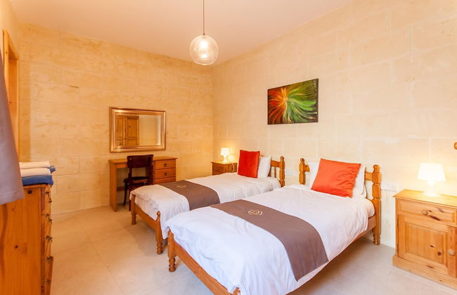 Nadurin Gozitan Villa 7 Bedr 2 Pools - Foto 36