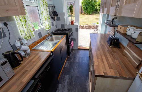 NEC, BHX Cosy 3 Bedroom House with Parking - Foto 16