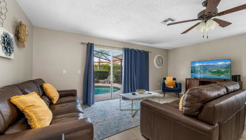 4BR w Heated Pool near Disney & Lake - Sleeps 10 - Foto 4