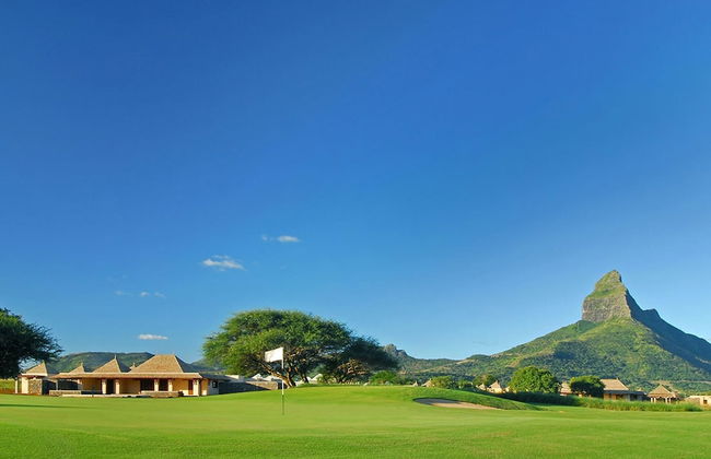 Immaculate Two Beds Luxury Marina Apartment - Photo 18