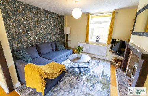 Smithy Bank Cottage - with free parking! - Photo 50