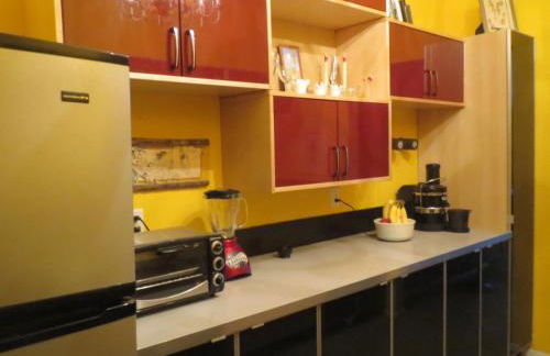 SPACE CASTLE: a 1950s Gas Station transformed into an Art Themed Wonderland - Foto 21