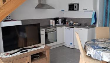 Whitley 19 - Photo 4, stove, dishwasher