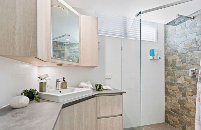 Modern Apartment with Esplanade Views - Foto 13