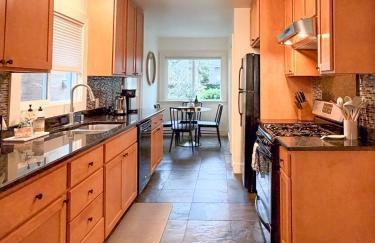 Charming Queen Anne Craftsman 4BR 2 Kitchens - Foto 10