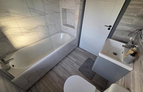 3 bedrooms - for families and contractors - lovely home - Foto 13