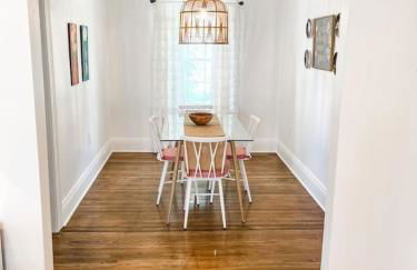 Adorable 1BR Apt. w KING bed 1 m. to square - Foto 17