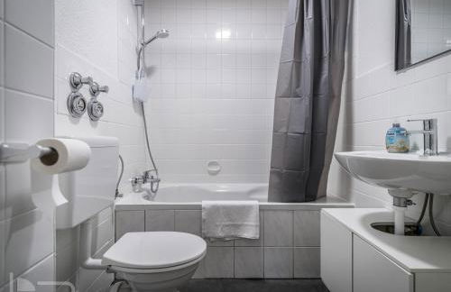 Voll ausgestattete Apartments mit Einzelbetten - Küche - WLAN - PKW-Parkplatz - Foto 68