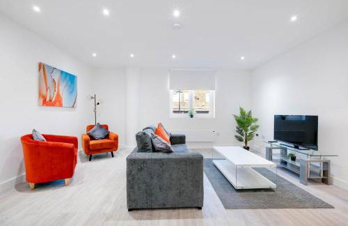 Luxurious 1 Bed Serviced Apartment with Wi-Fi - Photo 2