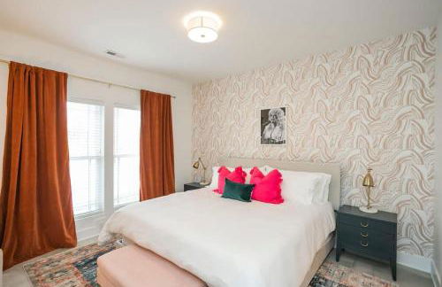 Roof Deck Grill VIEWS 2 Miles from Broadway - Foto 3