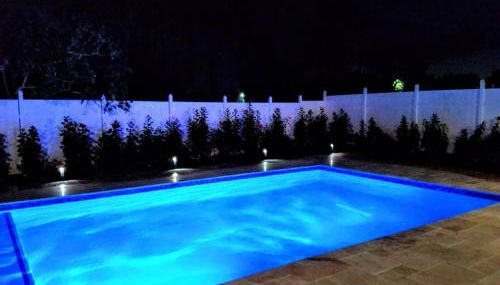 PoshPadz Pool Villa, Hot Tub, Near Beach, Sleeps 6 - Foto 4