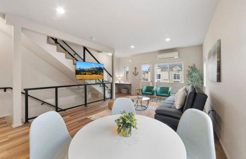 BRAND NEW Fully Updated Condo 918 in Anacortes - Foto 2