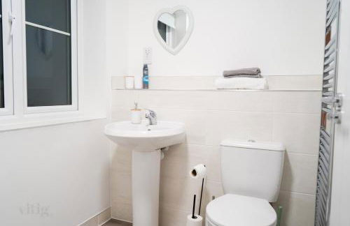 A1M Hampton Height New Entire 4bed House PE7 8SN - Foto 33