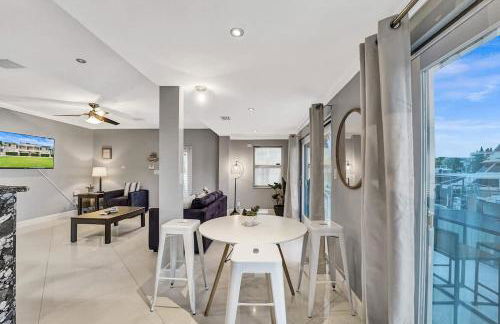 Beach Isles Modern 1BR Waterfront Apartment with Patio - Foto 31