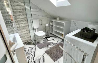 Holiday Home Three Sisters with Swimming Pool & Jacuzzi - Photo 41