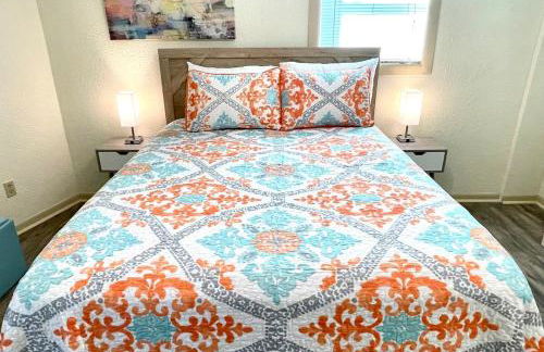 Cheerful Watercolors in 2BR Cottage - Foto 8