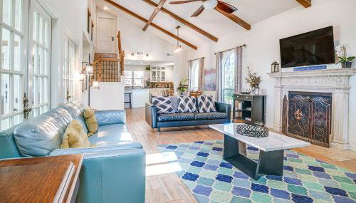 Modern Lake Conroe House with Lakefront Park and Deck! - Foto 3