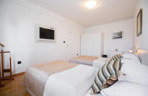Penthouse apartment with private parking - Photo 21