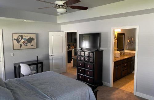 Gone Coastal! Large Heated pool home 30 min from beaches! - Foto 30