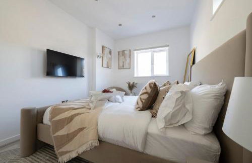 Designer 1BR I Work-From-Home Ready I Fast Wi-Fi - Foto 6