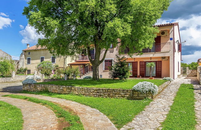 Apartment in Gajana With Mini Football Field - Foto 17