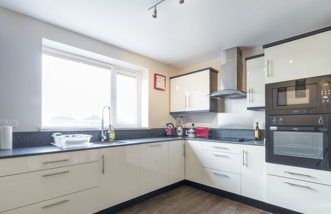 Broc House Suites - Photo 20