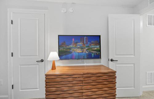 Hot Tub - Mins to Short North - Retro Game Room - Foto 50