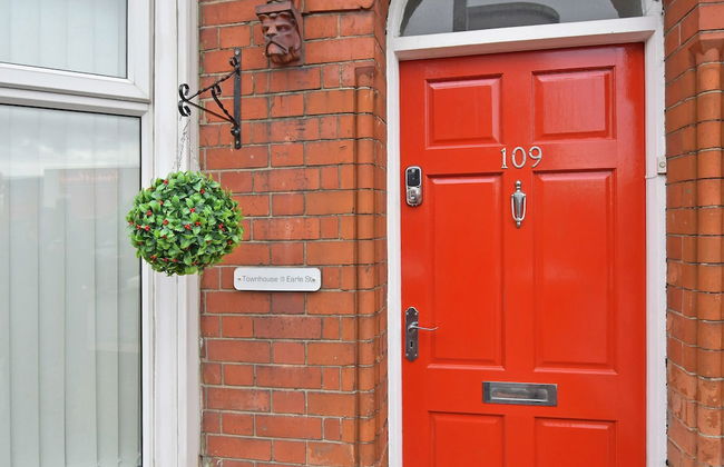 Townhouse @ Earle Street Crewe - Photo 1