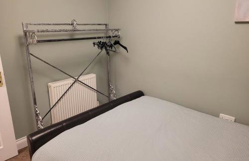 Detached luxury 5 bed house, lanscaped garden, fire pit, parking, can sleep families or workers - Foto 28