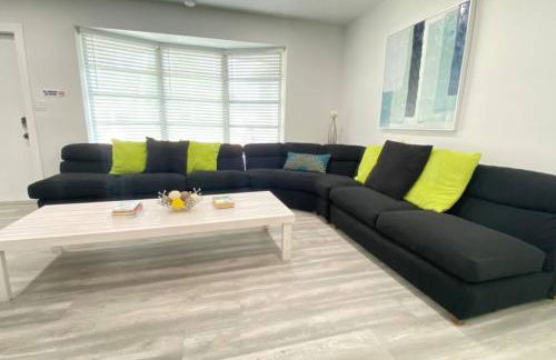 Royal Luxe Pool Home near Ft Laud airport and each - Photo 77