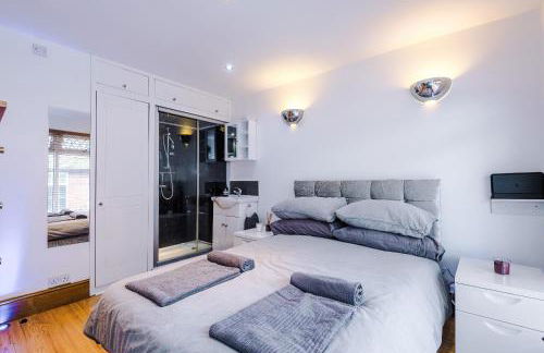 The Knutsford Townhouse by Staycay - Photo 25