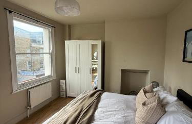 Stokey Skyline Retreat With Balcony - Foto 23