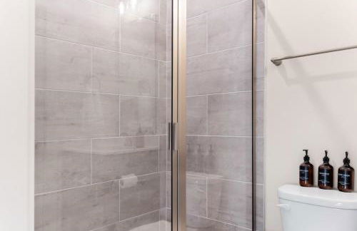 Family-Friendly 4BR with Fenced Yard & Parking - Foto 19