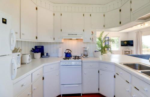 Waterfront Crystal Coast Vacation Rental with Deck! - Foto 9