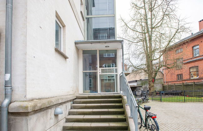 Sanders Constantin - Chic 2-bdr Apt With Balcony - Foto 15