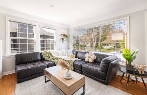 Modern 2BR Retreat w Maple Leaf UW&Park - Foto 7