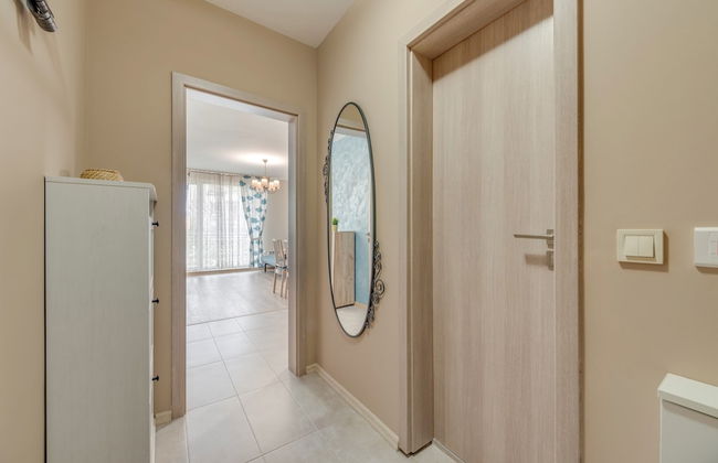 Bright and Newly Refurbished Apartment Near Center - Foto 8