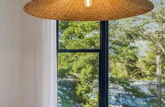 Modern Multi-Level Retreat with Rooftop Hot Tub - Foto 12