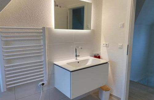 Modernes Reetdach-Ostseeferienhaus Bella Mare, Insel Usedom mit Sauna, Kamin & Sonnenterrasse - Foto 28