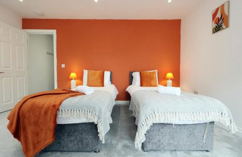 large 2 bed central apartment with balcony and private parking - Foto 67