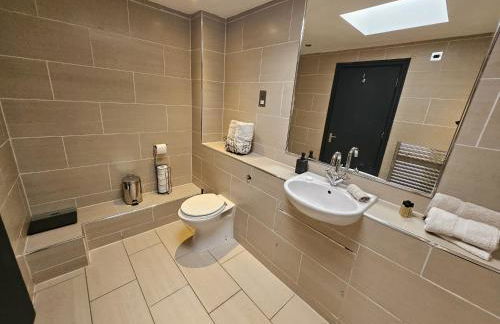 2 Bedroom City Centre Penthouse Loft Apartment - Foto 18