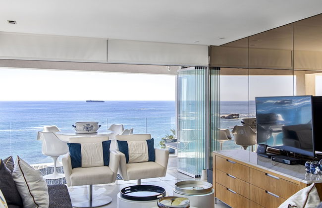 Clifton YOLO Spaces – Clifton Beachfront Penthouse - Photo 30